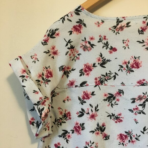 Grey Ditzy Floral Boxy Rolled Cuff Zipper Collar Crepey Top - Picture 6 of 15